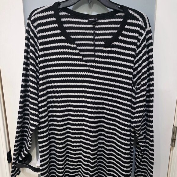 Torrid Plus Size 3X Black White Striped Thermal Waffle Knit Top Cozy Long Sleeve - Picture 1 of 11